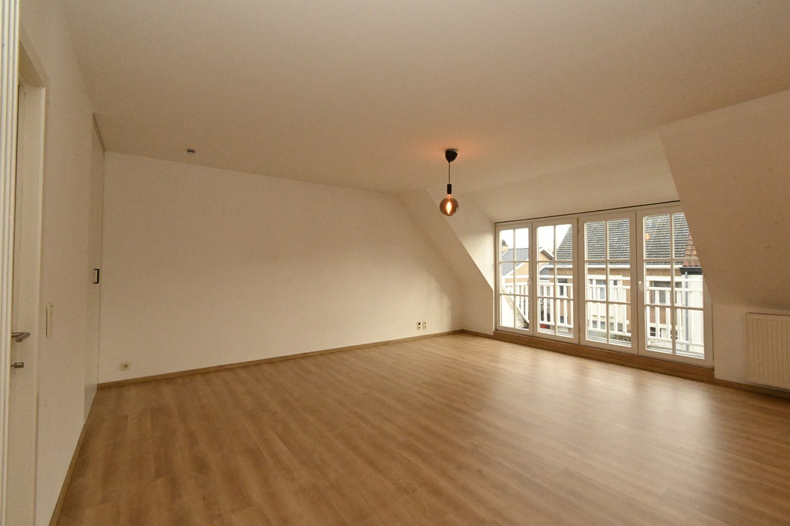 Dakappartement met 2 slaapkamers gelegen dorpskern Knesselare - foto 3