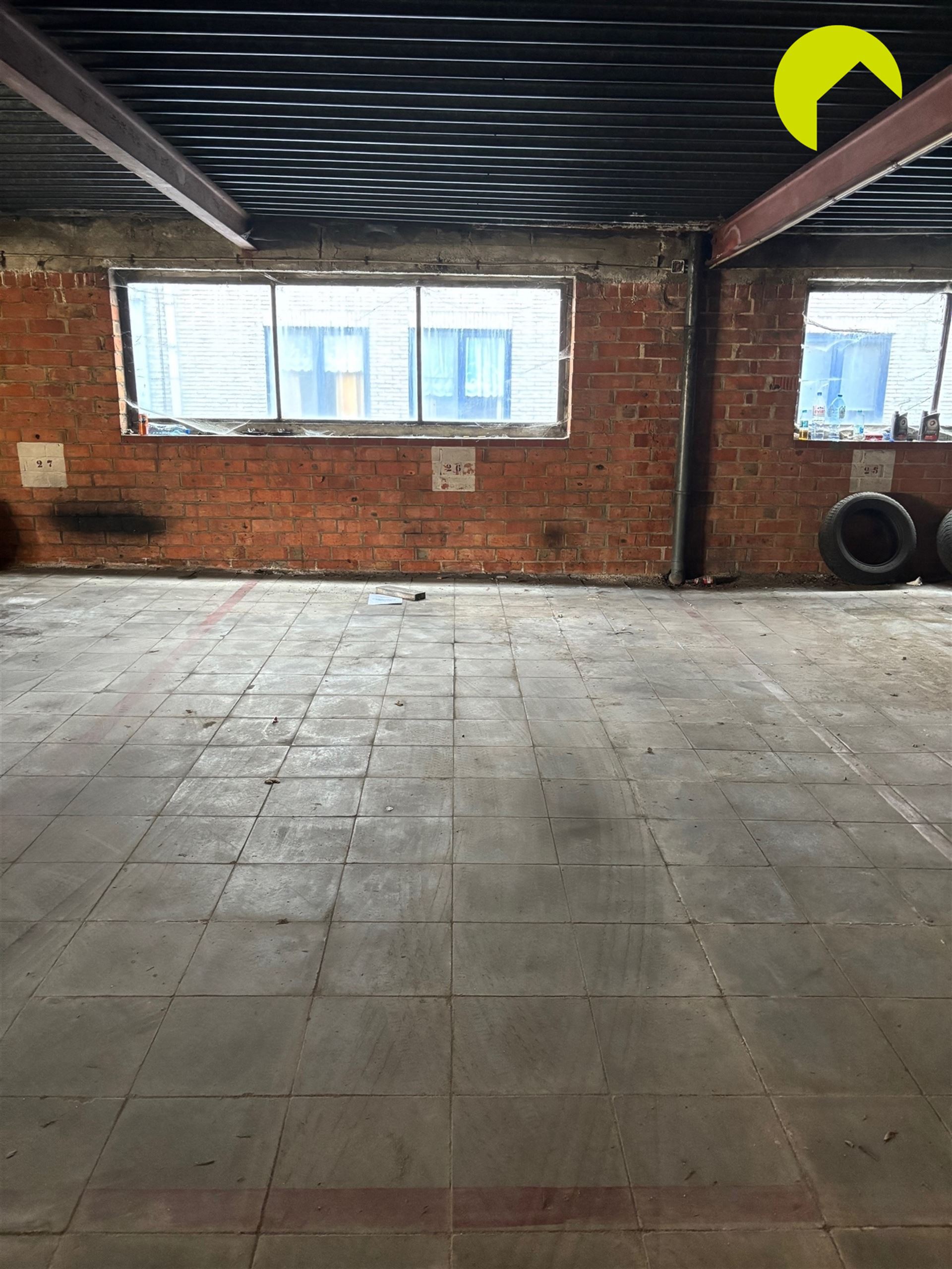 8 autostaanplaatsen in bovengronds garagecomplex - foto 4