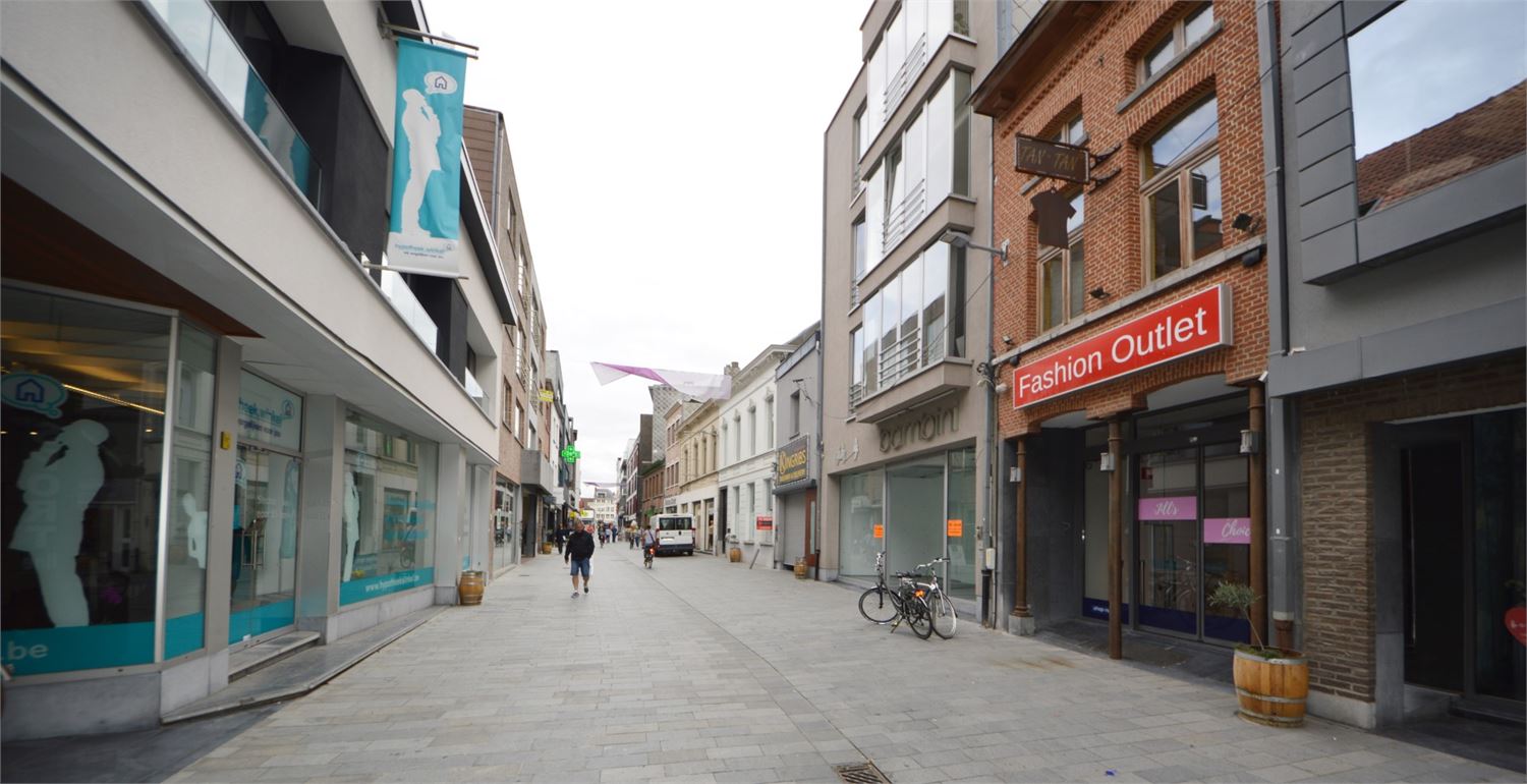 COMMERCIEEL GELIJKVLOERS 320 M2 - foto 2