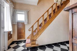 Bekijk ook zeker de 3D virtuele tour en krijg zo nog beter een beeld van wat deze woning u te bieden heeft.Deze woning, gelegen op een perfecte...