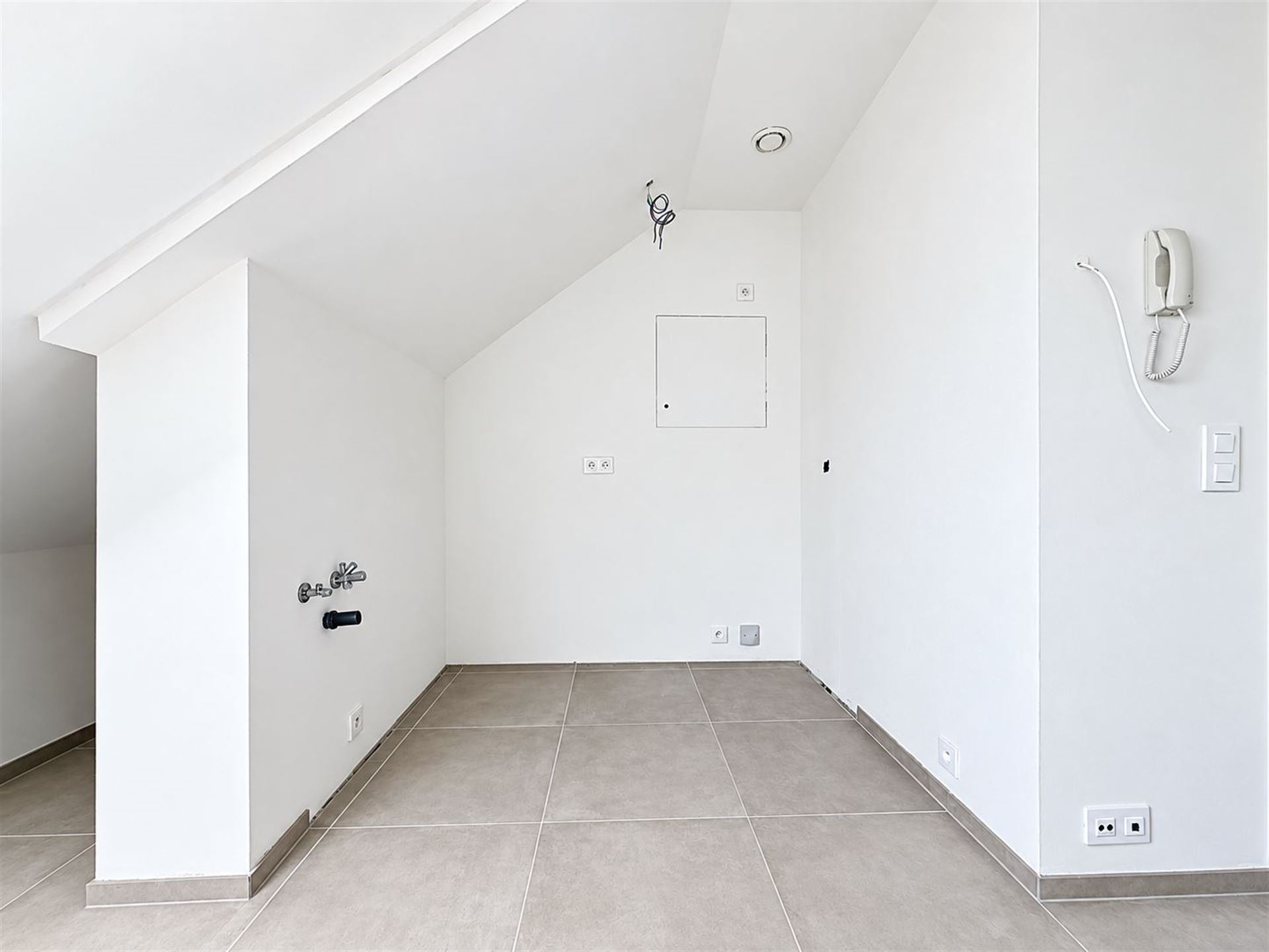 Appartement te koop in Fontaine-L'Evêque met 1 slaapkamer - foto 4