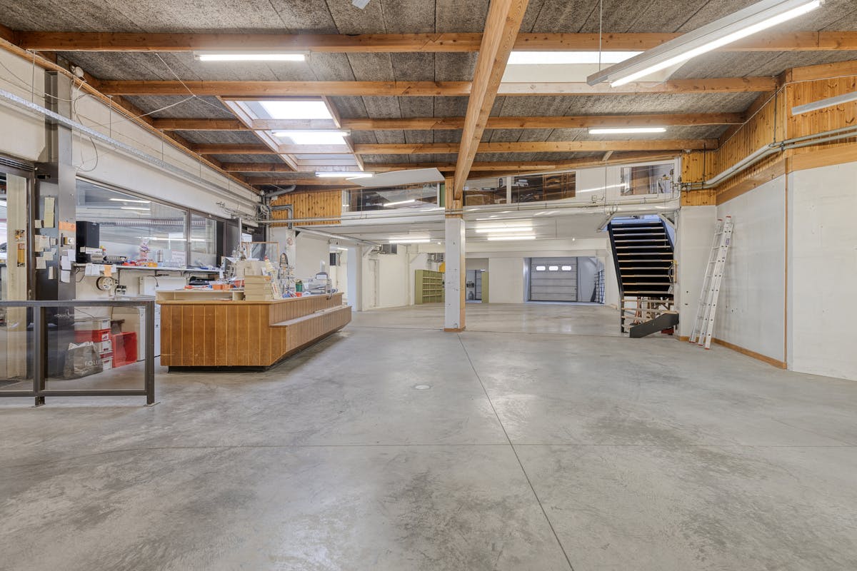 Multifunctional building for rent in Wevelgem - photo 3