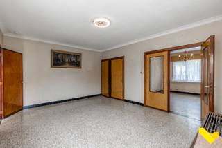 Te renoveren woning met veel potentieel op prachtig perceel in agrarisch gebied.Bent u op zoek naar een woning met karakter en toekomstmogelijkheden...