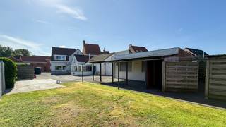 Ruim polyvalent handelspand bestaande uit een WINKELRUIMTE,  WONING en PARKING vooraan.Door zijn uitstekende ligging geniet je van optimale...