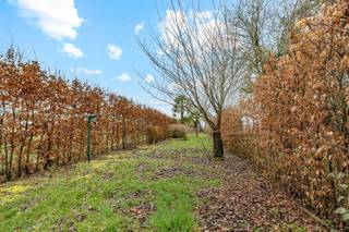  Op zoek naar een charmante, rustig gelegen woning in Hillegem (Herzele)? Gevonden! Deze, in 2009, gerenoveerde woning ziet er als volgt uit:Inkomhal...