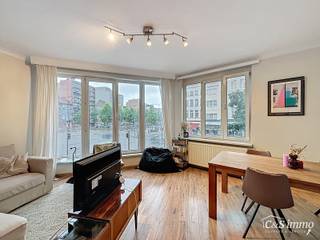 Gelegen op de eerste verdieping van een gebouw met lift, bevindt dit verzorgd appartement zich in het hart van Antwerpen. Met zijn...