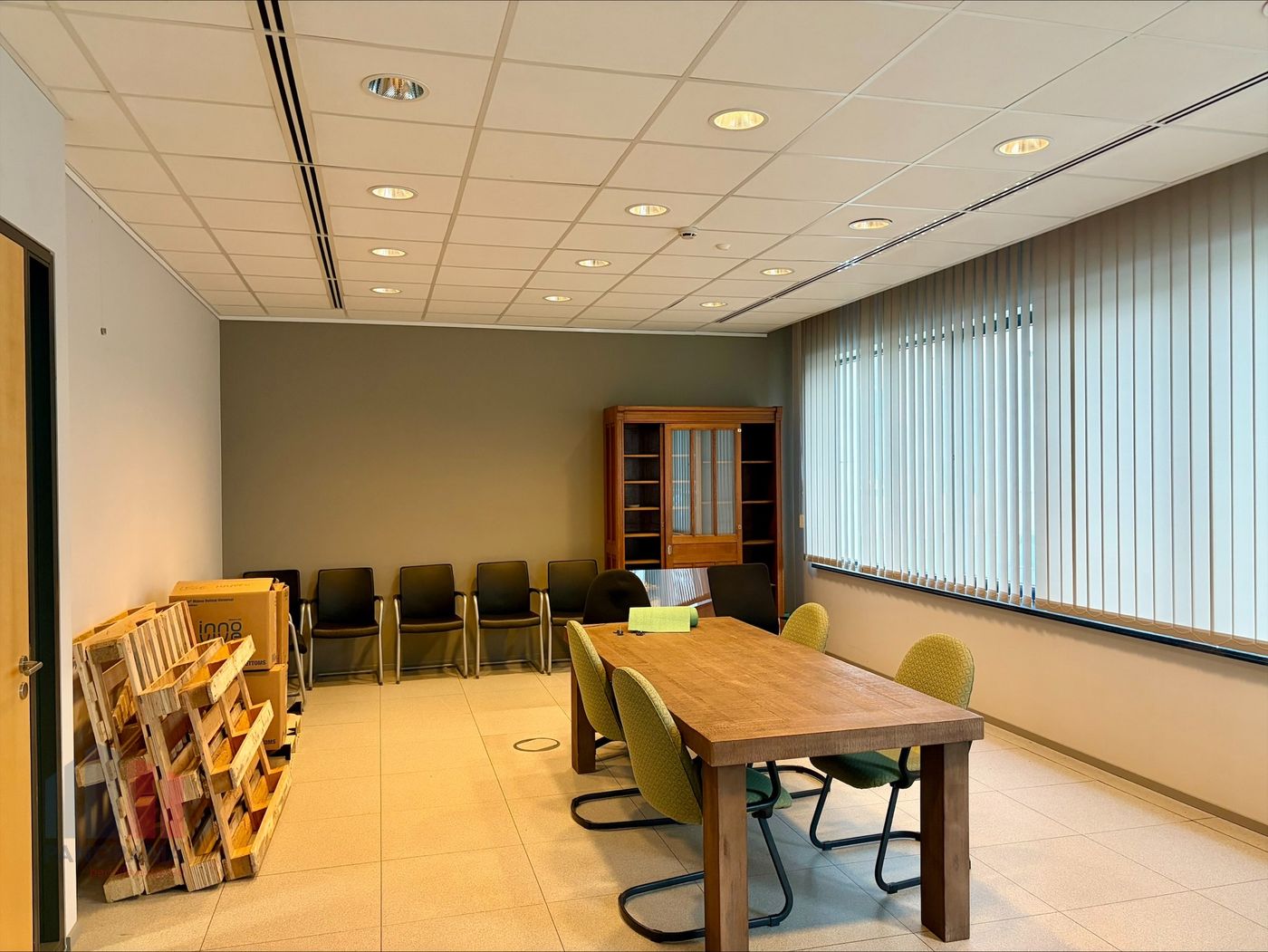 527 m² kantoorruimte vlakbij E313 - foto 4