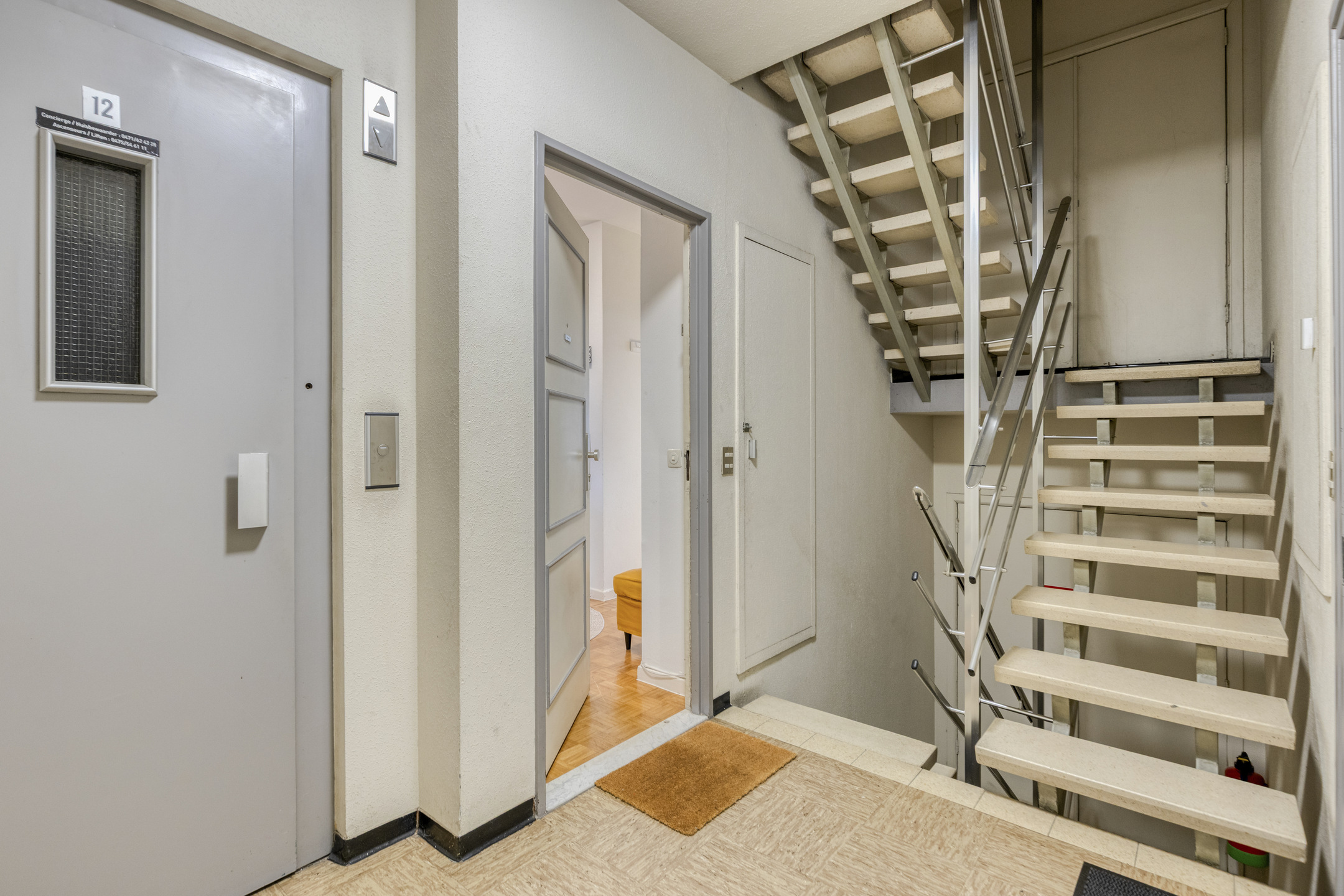 Modern appartement met drie slaapkamers en terras - foto 5