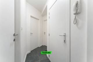 In de Frère-Orbanstraat 162 te Oostende vinden we dit stijlvol gerenoveerde appartement op de eerste verdieping, met een gunstig EPC-label B –...