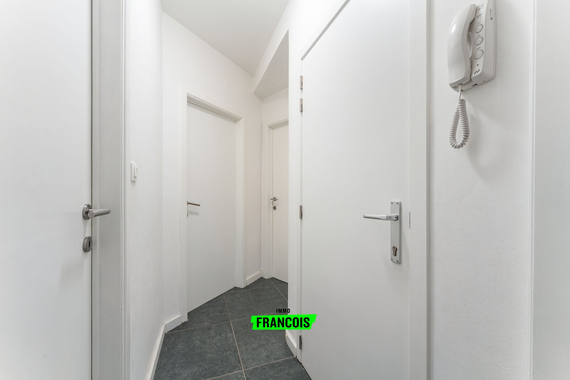 Stijlvol gerenoveerd appartement in kleinschalige residentie nabij centrum Oostende - foto 3