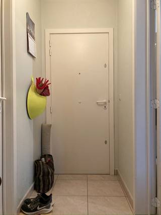 Gezellig éénslaapkamer appartement gelegen op een toplocatie in het centrum van Waregem. Het appartement bestaat uit een aparte inkomhal, ingerichte...