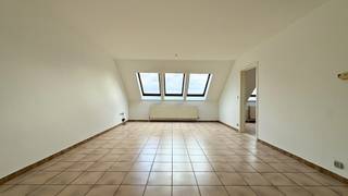 Te renoveren duplexappartement op centrale locatie in Maasmechelen📍 Rijksweg 259 bus 3, 3630 MaasmechelenDit te renoveren duplexappartement is...