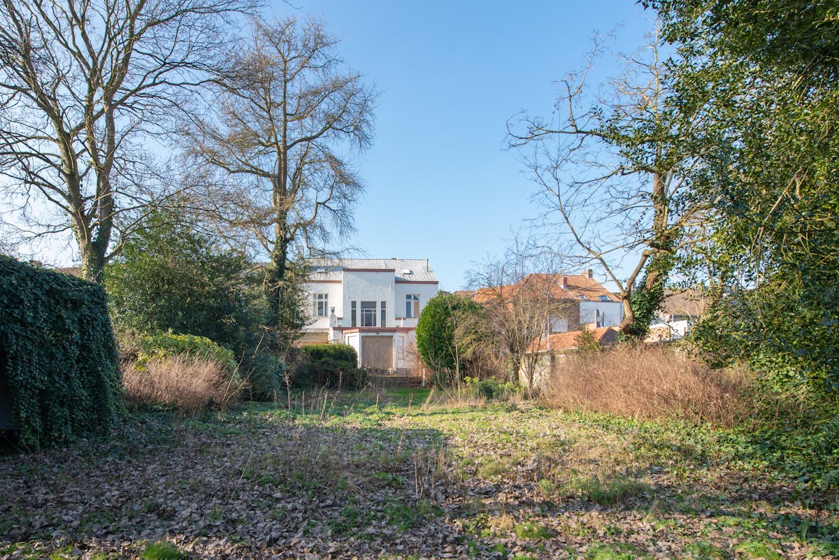 Te renoveren herenwoning te koop te Gistel - foto 1