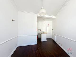 SAINT-GILLES – in de wijk Janson, dicht bij alle voorzieningen (openbaar vervoer en winkels), ideaal voor studenten. Studio van ± 25 m² op de...