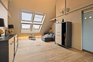 Spacious, ready-to-move-in apartment with 2 bedrooms, sun terrace and garage within walking distance of the Markt in Izegem.The apartment has...