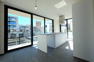 Dit mooie tweeslaapkamer appartement bevindt zich in nieuwbouwproject de Stadspoort, op wandelafstand van de grote markt. In dit project...