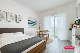 De studio te koop in de Parktoren aan de Ellermanstraat heeft een bewoonbare oppervlakte van ca 32 m². De bereikbaarheid wordt gegarandeerd door het openbaar vervoer en de belangrijke invalswegen die vlakbij zijn gelegen. Winkels en scholen bevinden zich op wandelafstand.Indeling:- ingerichte keuken- leefruimte met slaaphoek en bureau- badkamer met lavabo, toilet en douche- berging- terras van ca. 5 m²Troeven:- EPC label A- recent gebouw- ideaal als investering of voor starters!- liftDeze studio wordt te koop aangeboden voor een vraagprijs van 139.000 euro.Deze AI-visualisaties zijn bedoeld als inspiratie. Er werd geen rekening gehouden met technische specificaties, stedenbouwkundige voorschriften of de concrete mogelijkheden tot realisatie.Bent u geïnteresseerd in een appartement of woning te koop in Antwerpen? Aarzel dan niet om ons te contacteren. Had u graag uw eigen eigendom te koop aangeboden contacteer ons dan voor een vrijblijvende schatting, telefonisch op het nummer 03/206.76.76 of per mail naar antwerpen@dewaele.com.Ook voor alle andere vragen omtrent vastgoed kan u steeds bij ons terecht!