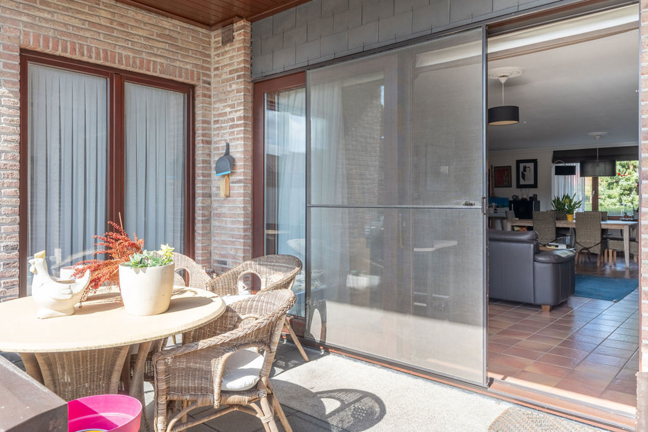 Rustig achteraan gelegen met 2 terrassen - foto 3