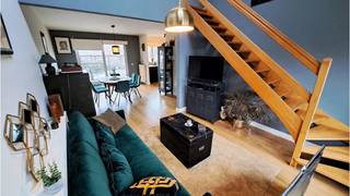 Gerenoveerd en comfortabel Duplex-Appartement met 2 slaapkamers en zeer ruim TERRAS op een uitstekende ligging in het centrum van Loppem.De...