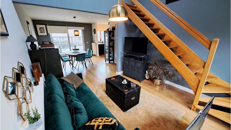 Gerenoveerd Duplex-Appartement met 2 slaapkamers en ruim TERRAS te huur in Loppem - foto 3