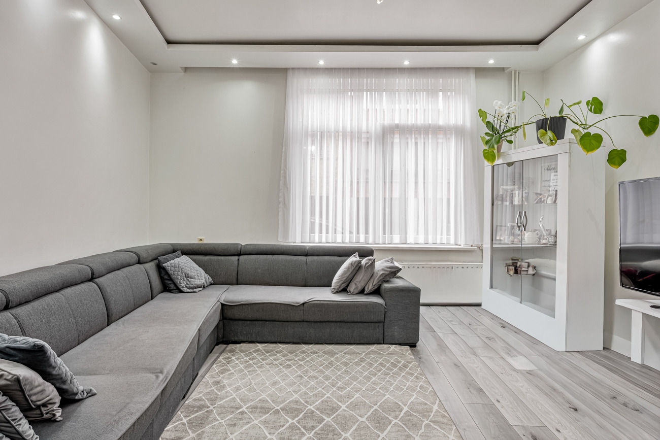Ruime gesloten woning op een toplocatie in Sint-Amandsberg en nabij het centrum van Gent! - foto 5