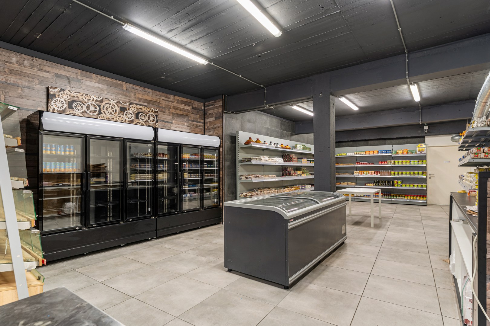 Commercieel uitstekend gelegen investeringspand bestaande uit winkel + duplex - foto 3