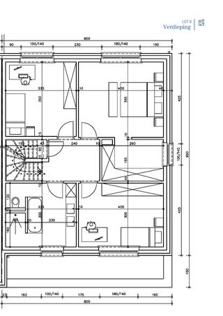 Betreed de wereld van hedendaags wonen met deze moderne halfopen nieuwbouwwoning met inpandige garage, gelegen op een zuidoostelijk georiënteerd perceel in ons groen en verkeersluw nieuwbouwproject CAMPO. Deze eigentijdse woning biedt niet alleen rust en stijl maar ook het comfort van modern design. Met 3 slaapkamers, waarvan 1 met dressing, badkamer met zowel bad als inloopdouche voorziet deze woning in alle behoeften van een gezin. Deze energiezuinige BEN-woning is uitgerust met geavanceerde technologieën, zoals een warmtepomp, vloerverwarming op het gelijkvloers en de verdieping, ventilatie type D met warmterecuperatie, een regenwaterput van 10.000L, zonnepanelen, en meer. Het zuidoostelijk georiënteerde perceel vangt de zon van de vroege ochtend tot de late namiddag op waardoor de buitenruimte ideaal is voor ontspanning. Voor meer informatie en om deze moderne woning te ontdekken, bel Ewout op 0497 588 888 of stuur een e-mail naar contact@huysmanbouw.be. Laten we samen de deur openen naar jouw nieuwe thuis.