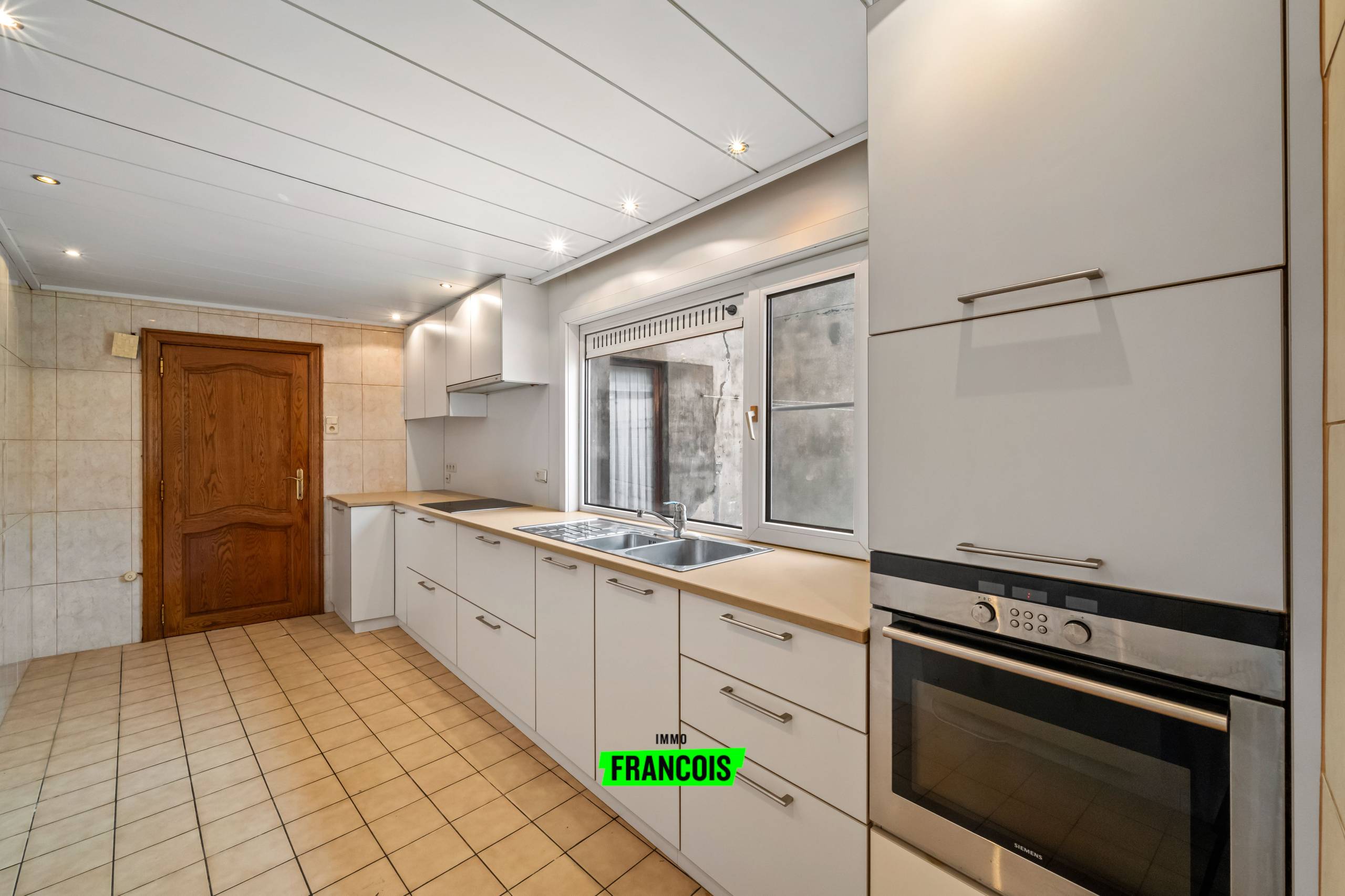 Ruime woning met vier slaapkamers nabij centrum Oostende (mogelijkheid aankoop garagebox!) - foto 5