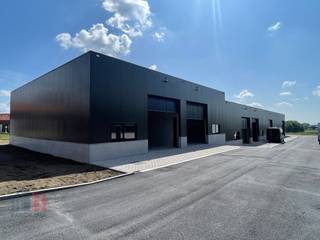 Deze nieuwe KMO-unit van +/- 160 m² maakt deel uit van het nieuwbouw state-of-the-art bedrijvenpark ''MG PARK ARSELA'' bestaande uit 12 KMO-units. De...