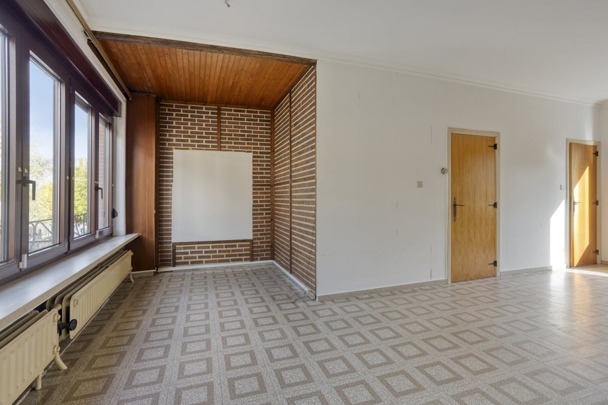 House to Renovate with Potential in Sint-Agatha-Berchem - photo 3