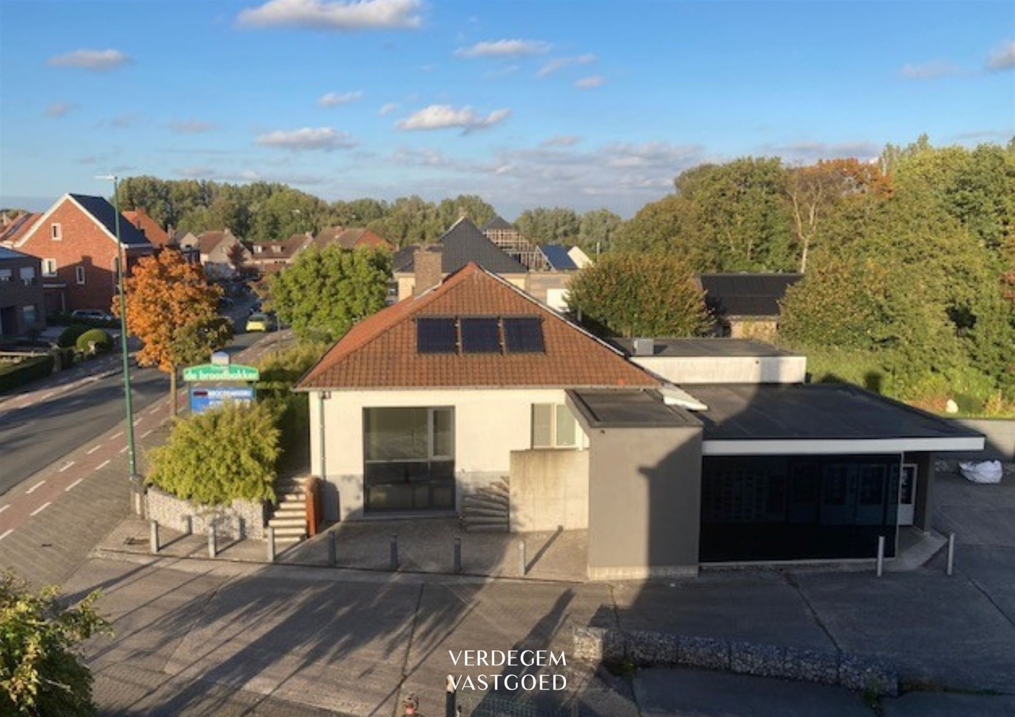 Villa met magazijn op toplocatie - foto 2