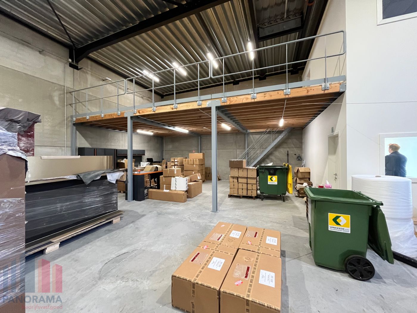 STRATEGISCH GELEGEN KMO-UNIT VAN 365 m² MET MAGAZIJN EN KANTOORRUIMTE - foto 5