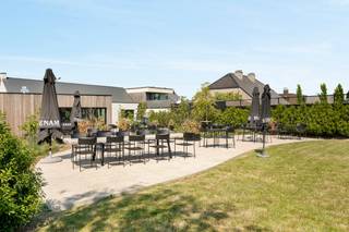 Prachtige HORECAZAAK in de Vlaamse Ardennen. Kwalitatief mooi GERENOVEERD EETCAFE met bar, geïnstalleerde PROFESSIONELE KEUKEN (overname...