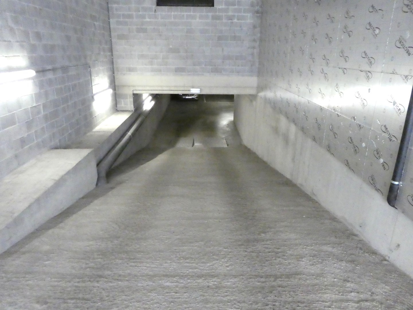 LEUVEN - Autostaanplaats in residentie Den Tympel II - vlakbij station Leuven - foto 4