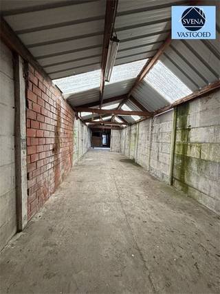 LOODS TE CENTRUM NINOVERichtprijs : 87.500 euro Deze loods is ideaal gelegen, kortbij het centrum van Ninove, in de wijk nabij het stadspark en...