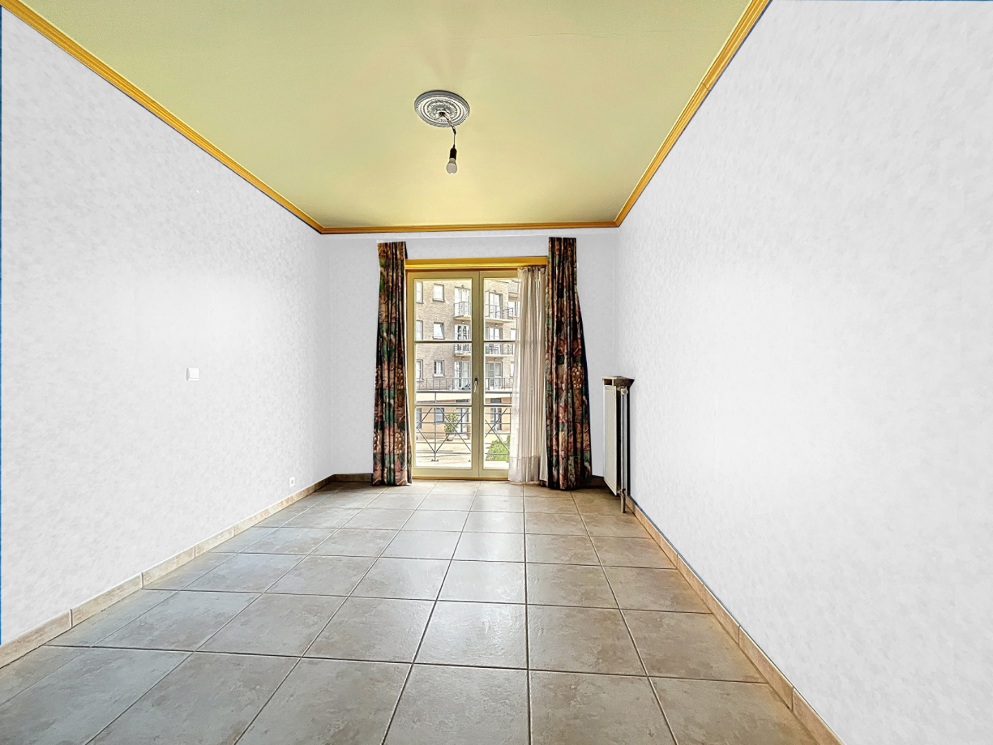 Ruim drie slaapkamer appartement op 800m van zee - foto 4