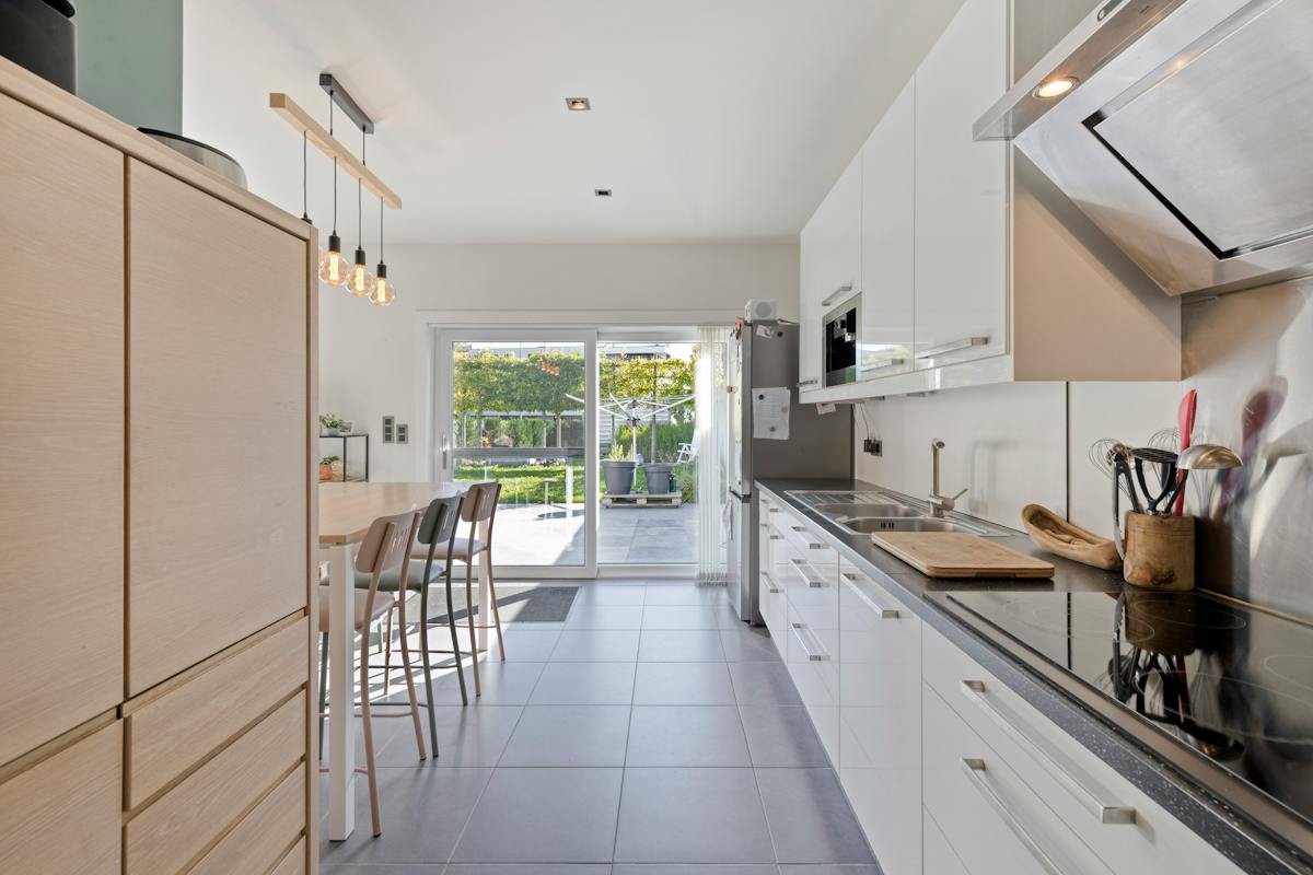 Gelijkvloerse woning met 5 slaapkamers te Lendelde - foto 5