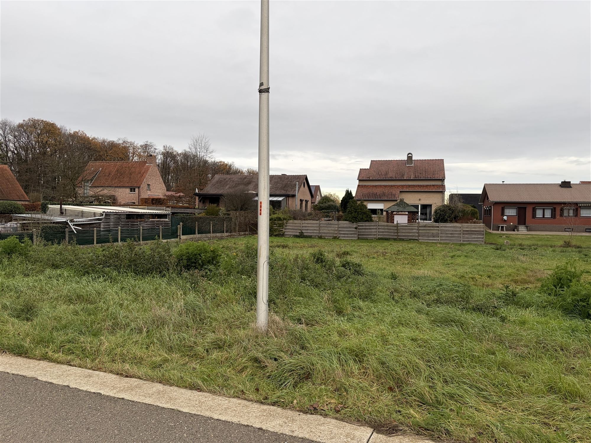 BOUWGROND OPEN BEBOUWING OP 7A35CA MET STRAATBREEDTE VAN 21,42 M TE DEURNE-DIEST - foto 5