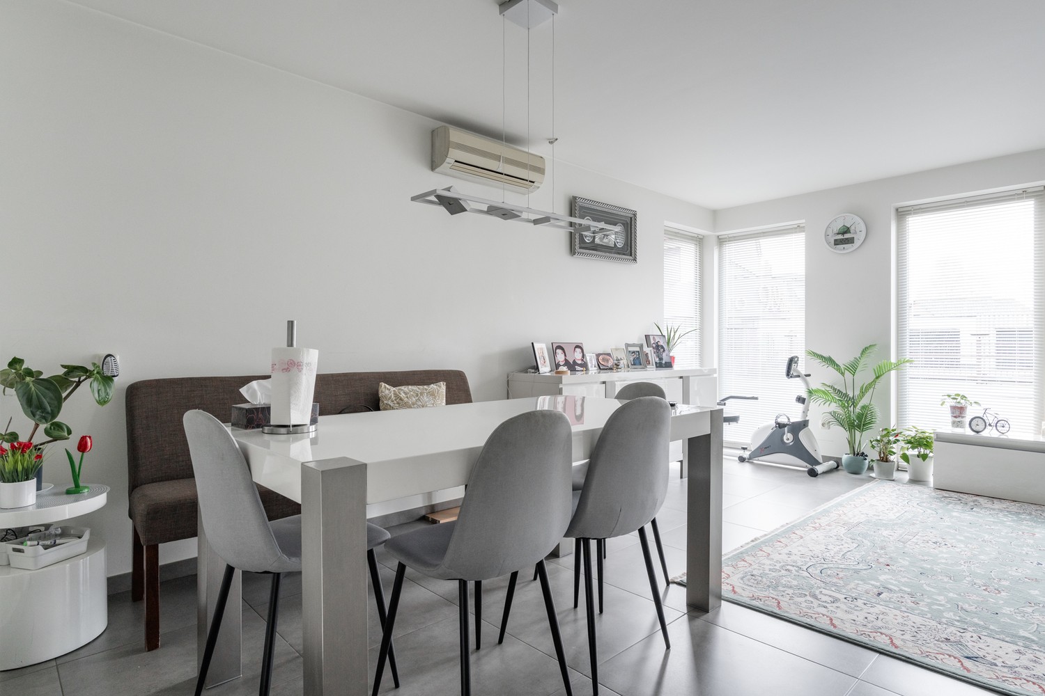 Ruim en energiezuinig appartement met garagebox in het centrum van Pelt - foto 2