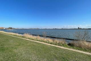 Gelijkvloers 2-slaapkamerappartement gelegen op de vuurtorenwijk met het openbaar vervoer zoals tram en bus op wandelafstand alsook de spuikom...