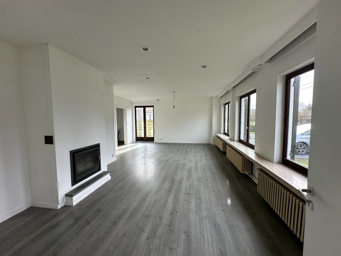 Ruime woning met 3 + 1 slaapkamers en rustige achtertuin in Sleidinge - foto 2