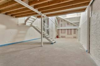 Het appartement bevindt zich op de bovenste verdieping van een loftencomplex op het hippe Eilandje. Een mooie, open ruimte met veel raampartijen en...