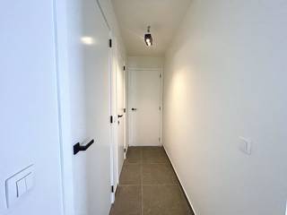 Cet appartement moderne dispose de deux chambres, d'une belle cuisine et d'une terrasse confortable. L'appartement bénéficie d'un emplacement idéal...