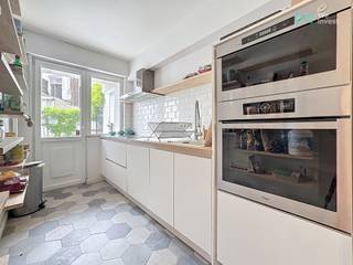 E-mail: demis.hardiquest@weinvest.be / Tel: 0493 83 73 13We Invest biedt u met plezier en exclusiviteit dit appartement met drie slaapkamers aan, met...