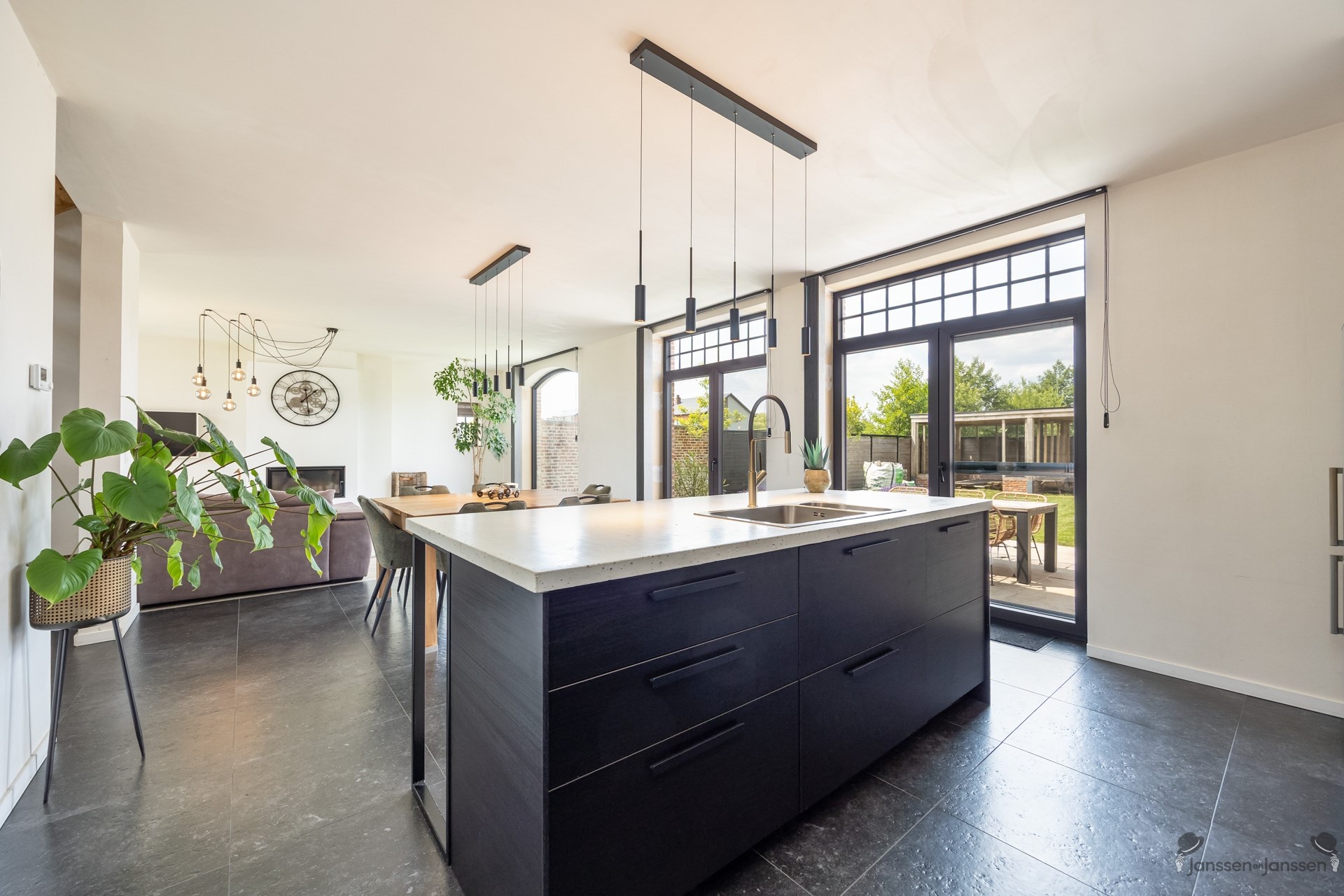 Recente woning met 3 slaapkamers op 482 m² - foto 4