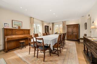 Uniek en luxueus penthouse op de bovenste verdieping, omgeven door een prachtig uitzicht op het park en het gerestaureerde kasteeltje...