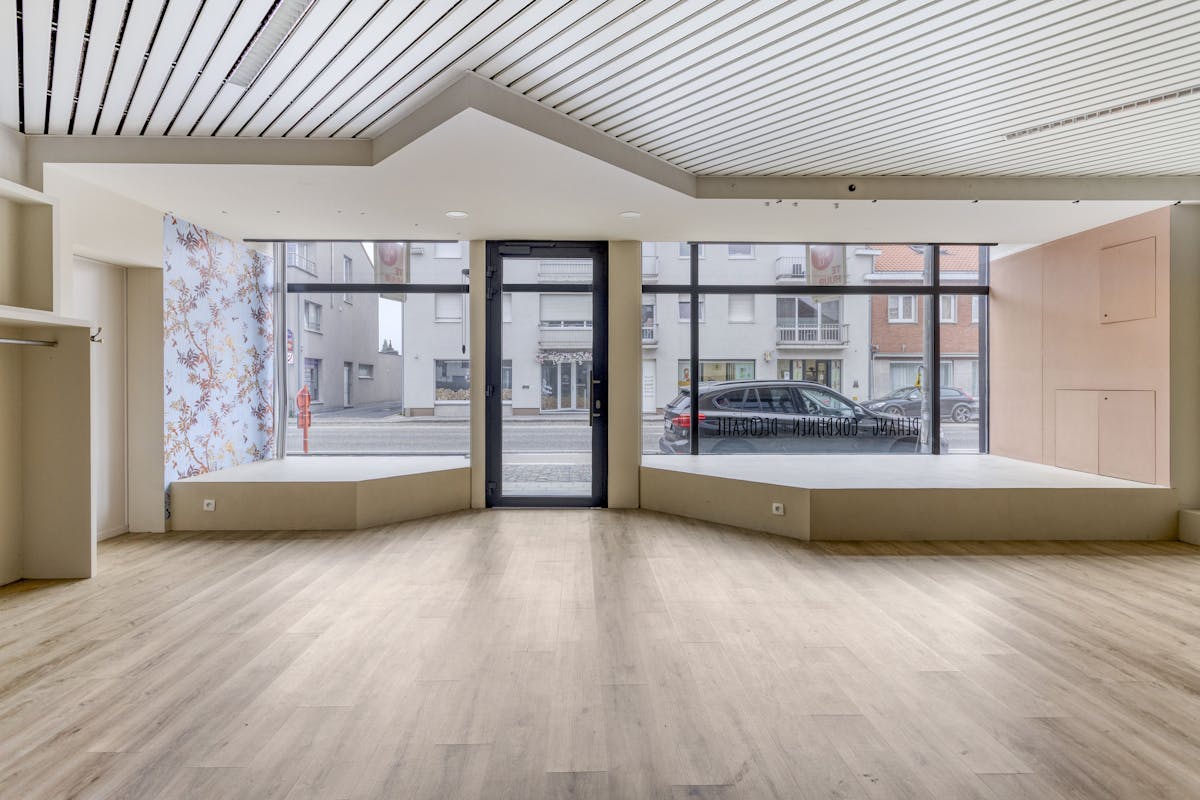 Bâtiment commercial avec entrepôt à louer à Loppem - photo 2