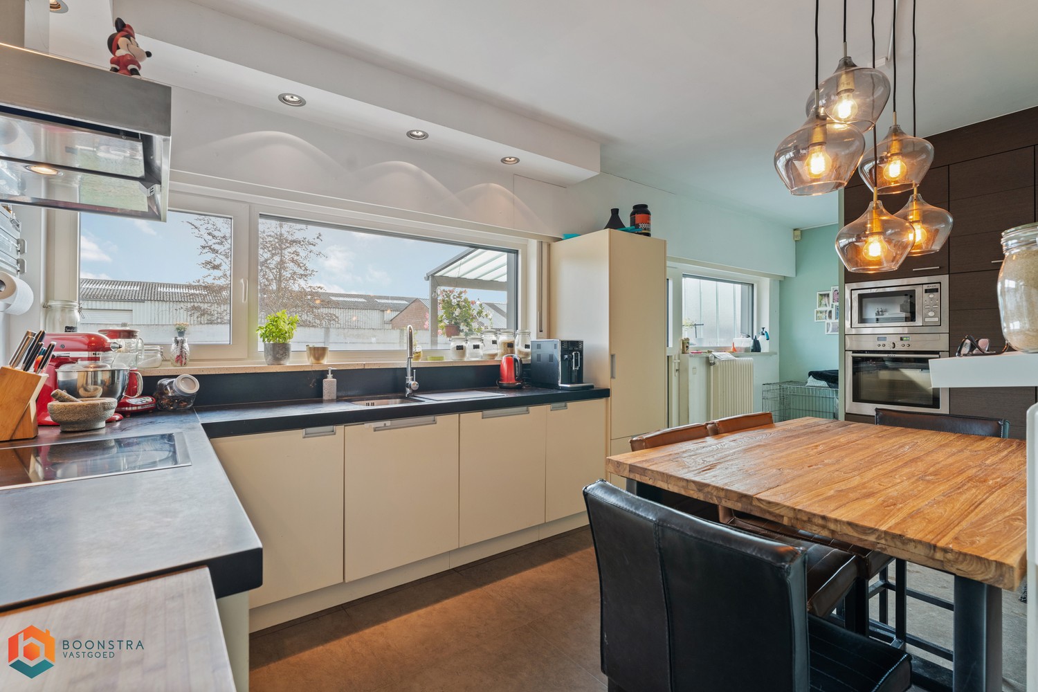 Woonst met zeer ruim magazijn van 1600 m² op een uitstekende locatie - foto 5