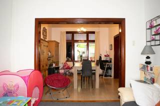 Deze rijwoning met 3 slaapkamers is gelegen in hartje Hoegaarden, in een rustige straat, op wandelafstand van de plaatselijke winkels en horeca.De...