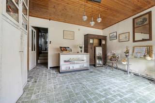 Are you looking for a spacious home on a large plot, with interesting development potential? Then this property, located at Sint-Stefanusstraat 3 in Riemst, is definitely an interesting opportunity.<br /><br />The house has a living area of 207 m² and is located on a plot of no less than 13a60ca, or 1,360 m². Thanks to this spacious area, the property offers many opportunities, both for those looking for a large home with outdoor space and for those who want to further explore the potential of the plot.<br /><br />The property is offered as a home on the one hand and as construction or project land on the other hand. Based on the available information, the plot is located in a residential area with a rural character and cultural, historical and/or aesthetic value. The property is not located within a RUP, BPA or approved allotment. Any development will therefore be assessed on the basis of the municipal building regulation.<br /><br />According to the first indications of the Department of Spatial Planning, a division into 2 lots for ground-based homes in open buildings seems in principle possible. An alternative solution with semi-open buildings may be further investigated, always subject to a concrete urban planning file and the approval of the competent authorities.<br /><br />The environment is characterized by a varied building landscape with open, semi-open and closed buildings. Any development should take into account, among other things, the sloping nature of the site, the connection to the existing streetscape, sufficient parking on site and high-quality outdoor spaces.<br /><br />In short, a spacious house of 207 m² on a spacious plot of 13a60ca, with many options for personal occupancy, renovation, redevelopment or project-based implementation.<br /><br />This property is subject to the renovation obligation imposed by the Flemish government for residential buildings (unless demolished within 5 years of purchase). For more information, consult the website of the Flemish Energy and Climate Agency at https://www.vlaanderen.be/een-woning-kopen/renovatieverplichting-voor-residentiele-gebouwen<br /><br />Register of measures: no